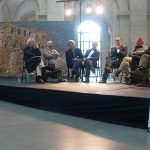 Conférence dans le grand atrium du Palais des Beaux-Arts